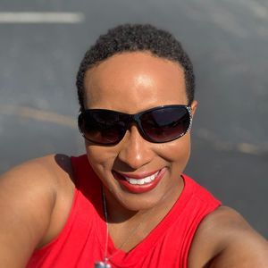 Meet your Posher, Crystal